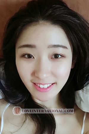 165911 - XiaoFei Age: 28 - China