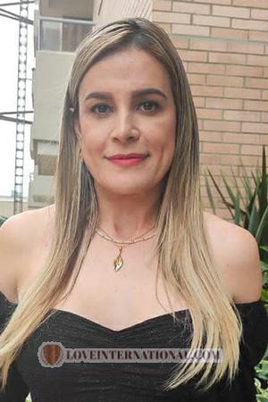 207666 - Yamile Andrea Age: 37 - Colombia