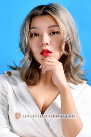 215966 - Jana Age: 25 - China